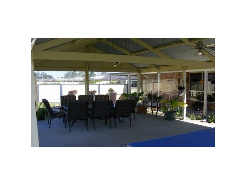 27 Deakin Grove, Tongala VIC 3621