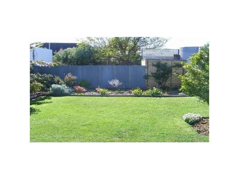 1 Jacaranda Avenue, Kyabram VIC 3620