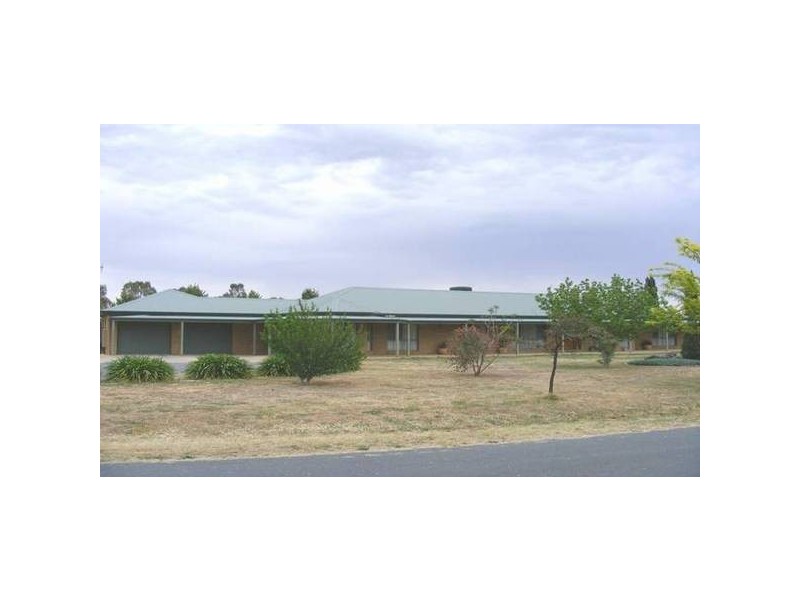 3 Carmaria Drive, Kyabram VIC 3620