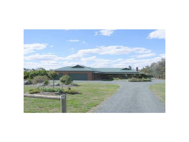 42 Aldersyde Drive, Kyabram VIC 3620