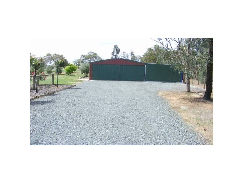 42 Aldersyde Drive, Kyabram VIC 3620