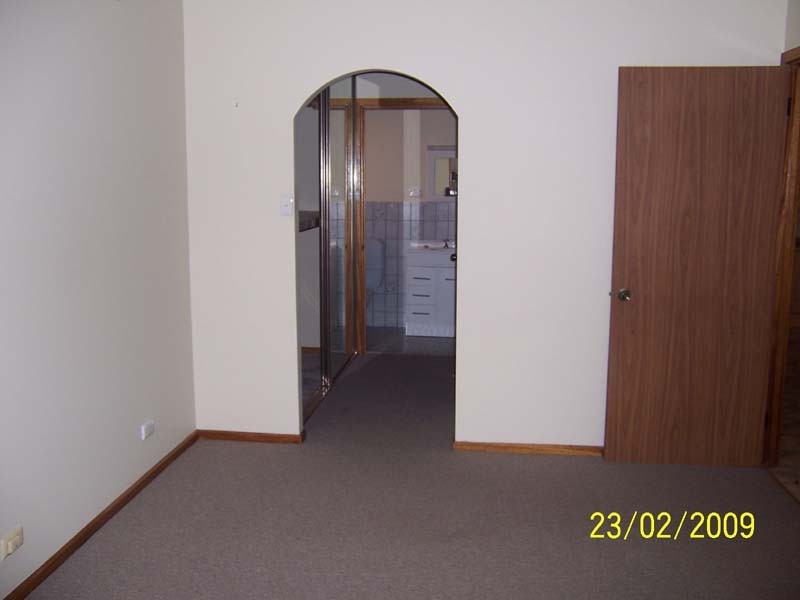 18 Simmons Crescent, Port Augusta West SA 5700