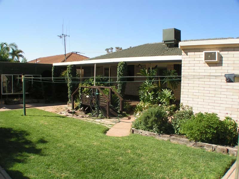 3 Andrew Avenue, Stirling North SA 5710