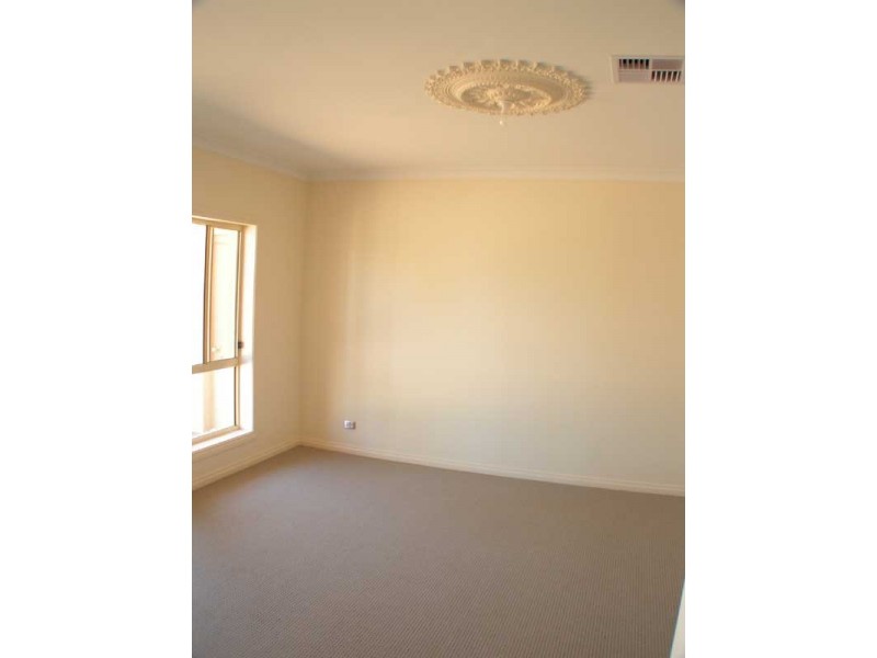 1 McConnal Road, Stirling North SA 5710