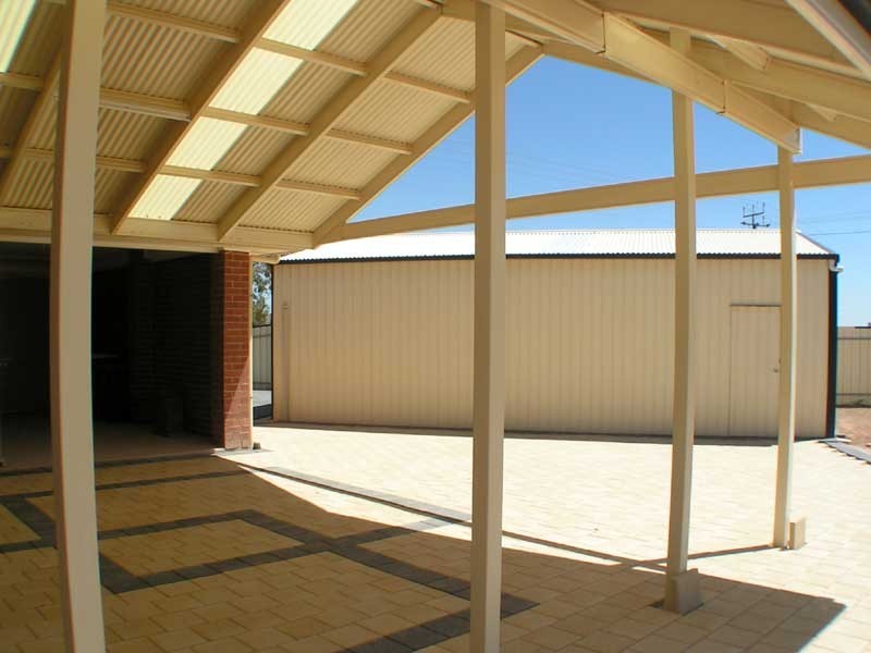 1 McConnal Road, Stirling North SA 5710