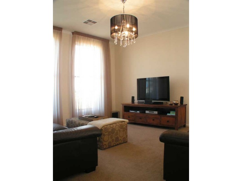 15 Catherine Street, Stirling North SA 5710