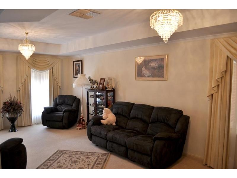 3 McConnal Road, Stirling North SA 5710