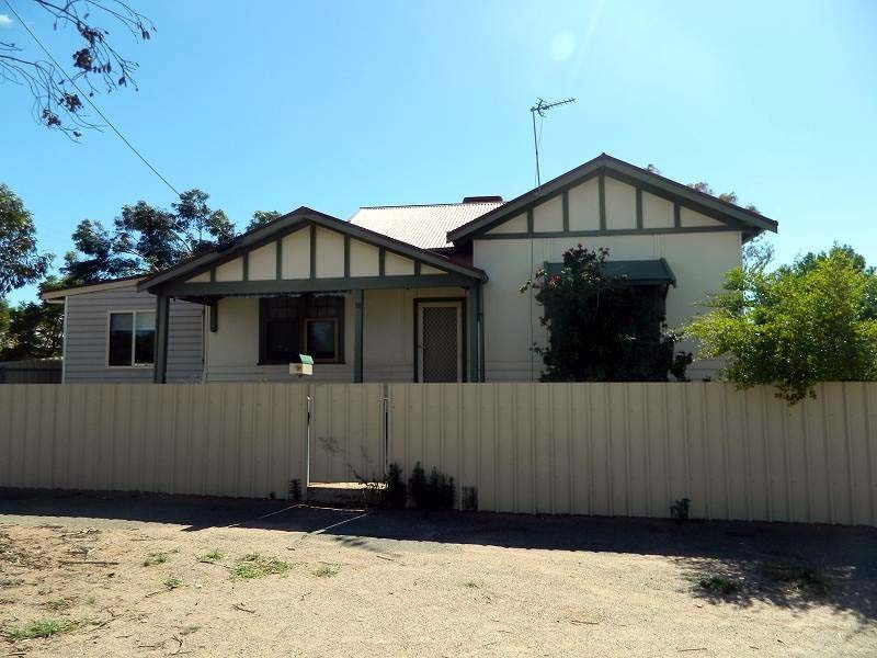 14 Eyre Highway, Port Augusta West SA 5700