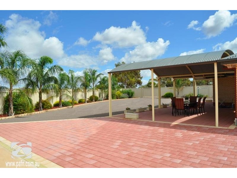 2 Wastell Street, Stirling North SA 5710