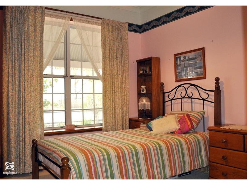 95 McConnal Road, Stirling North SA 5710