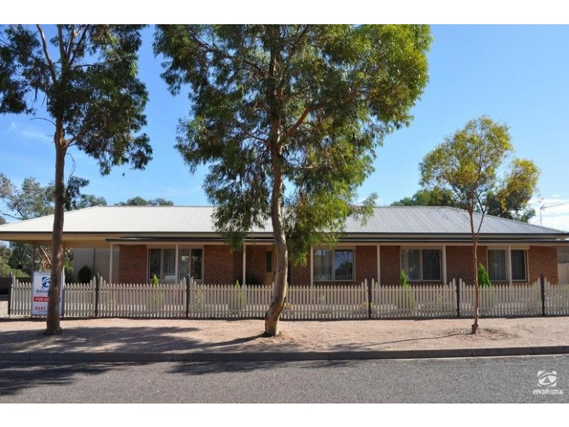 27 Edwards Street, Stirling North SA 5710