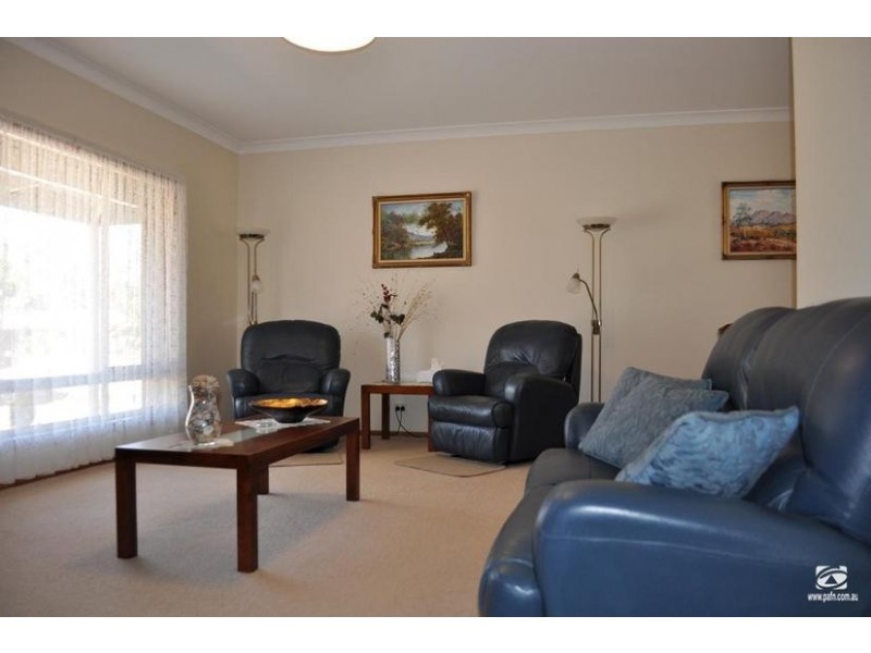 27 Edwards Street, Stirling North SA 5710