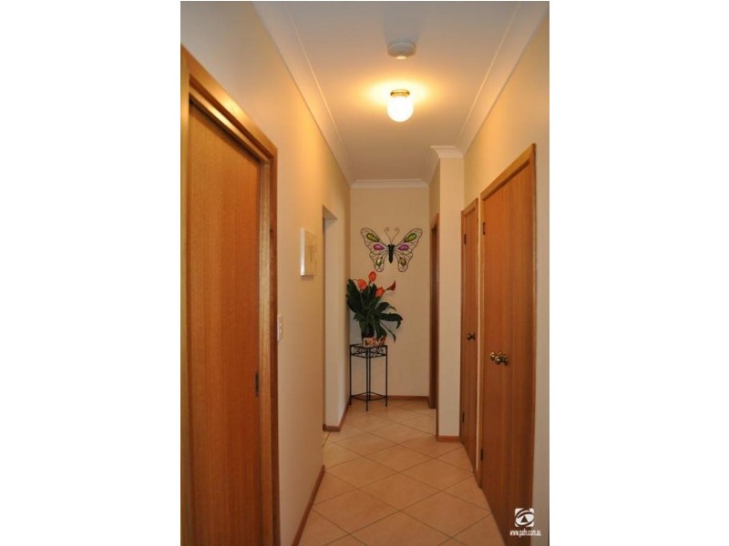 27 Edwards Street, Stirling North SA 5710