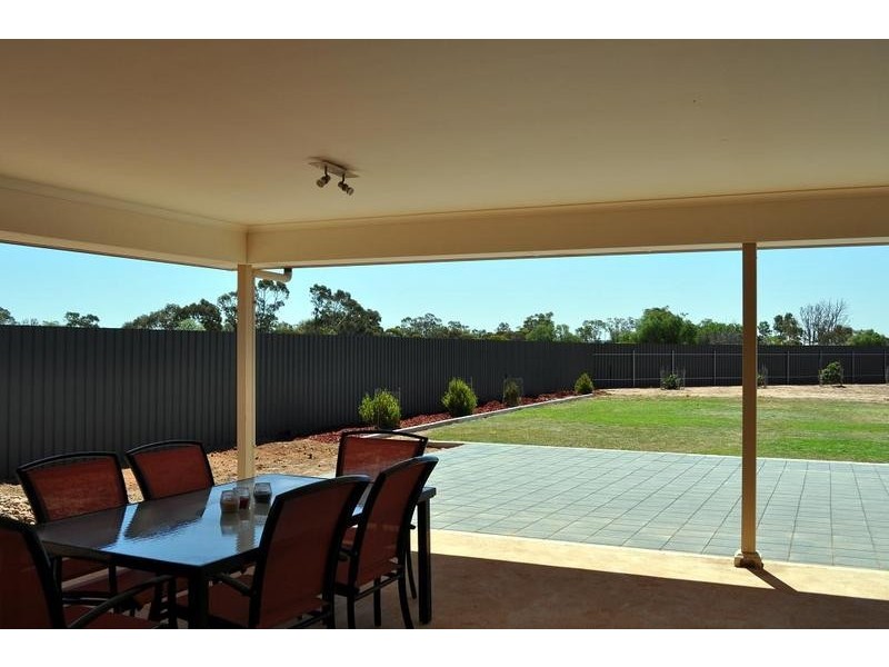 1A Great Western Plains Road, Stirling North SA 5710