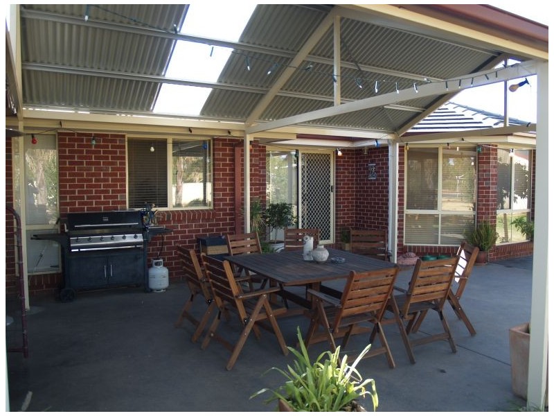 11 Taylor Street, Wunghnu VIC 3635