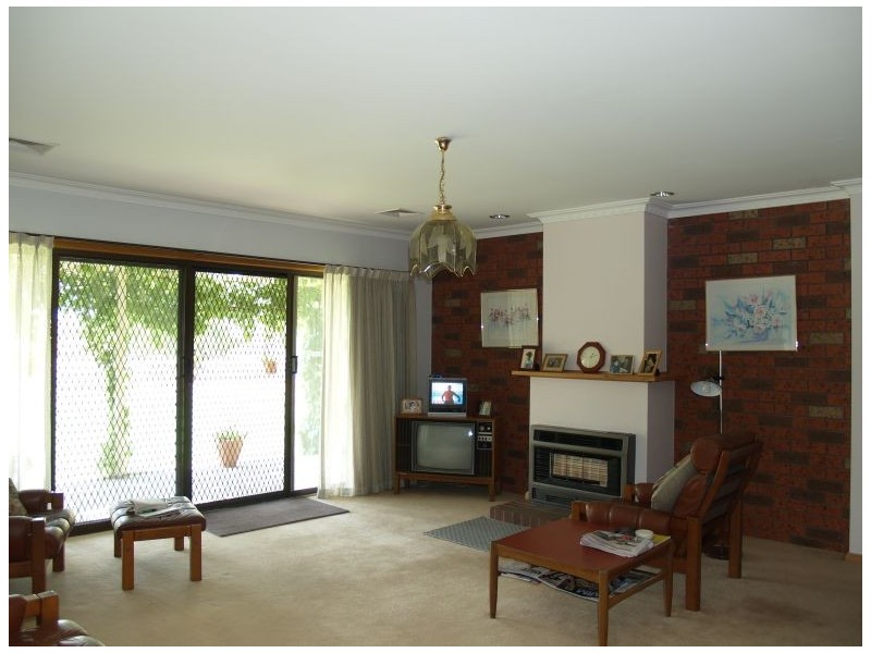 15 Wattle Drive, Numurkah VIC 3636