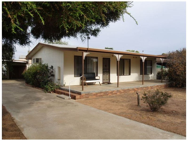 28 Robertson Street, Nathalia VIC 3638