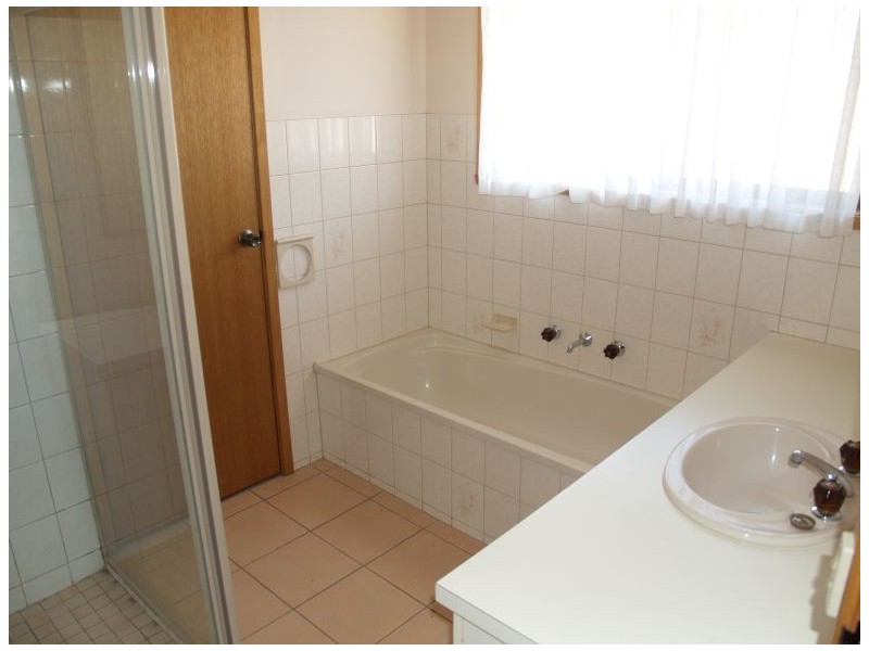 3/32 Saxton Street, Numurkah VIC 3636