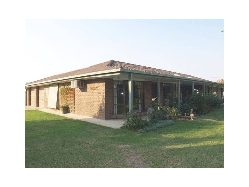 1/2 Russell Street, Numurkah VIC 3636