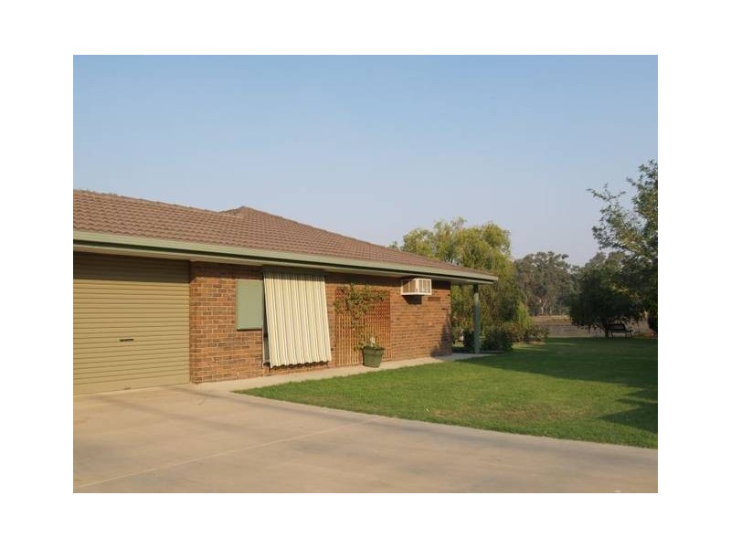 1/2 Russell Street, Numurkah VIC 3636