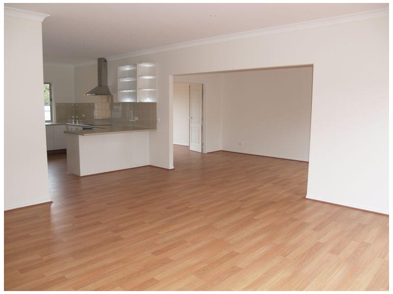 2 81 Saxton Street, Numurkah VIC 3636