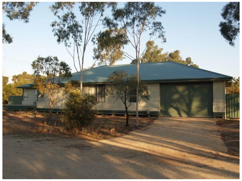 10 Dockery Street, Katunga VIC 3640