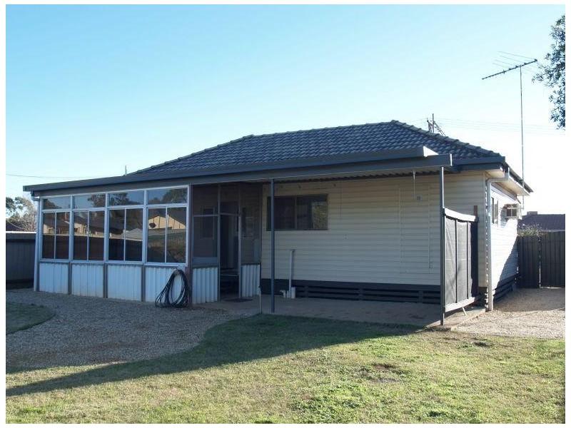 12 Toorak Street, Numurkah VIC 3636