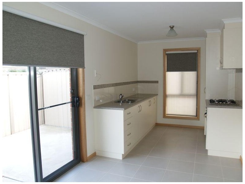 2/1 Swallow Street, Numurkah VIC 3636