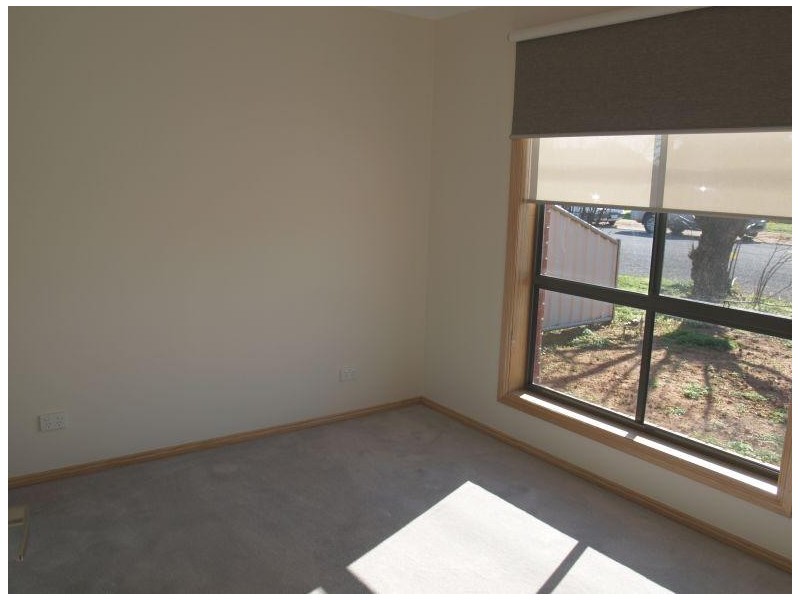 2/1 Swallow Street, Numurkah VIC 3636