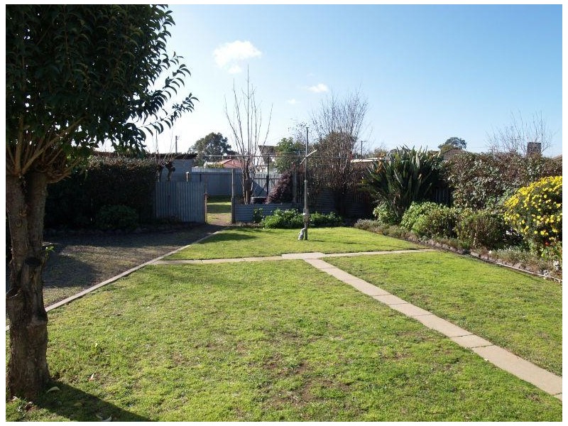 33 Mccarthy Avenue, Numurkah VIC 3636