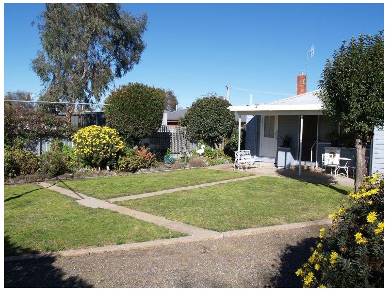 33 Mccarthy Avenue, Numurkah VIC 3636