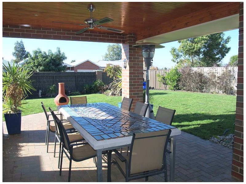 25 Maple Crescent, Numurkah VIC 3636