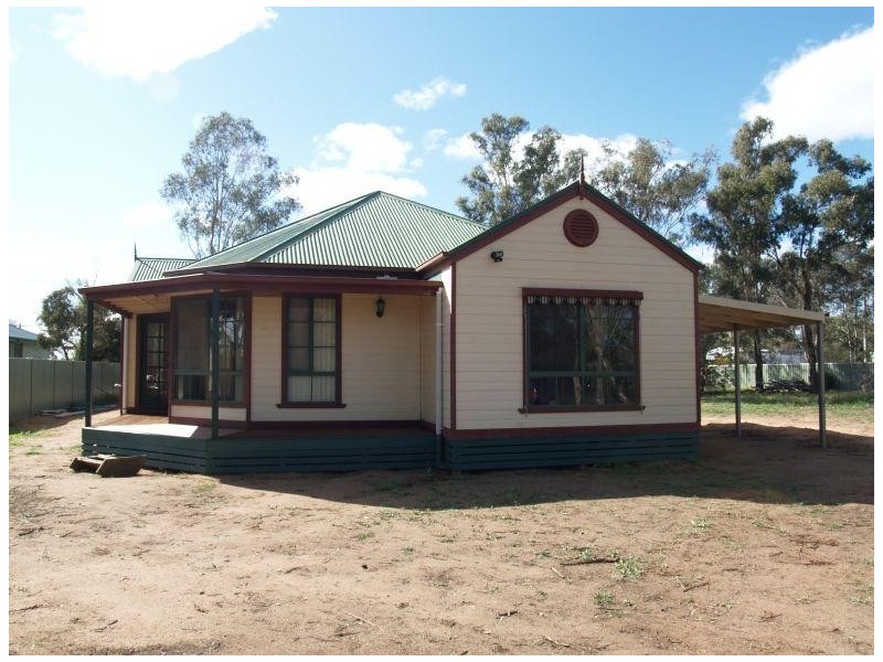 8 Dockery Street, Katunga VIC 3640