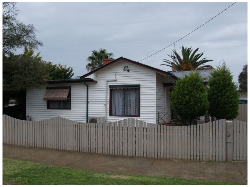 8 Pinnuck Street, Numurkah VIC 3636