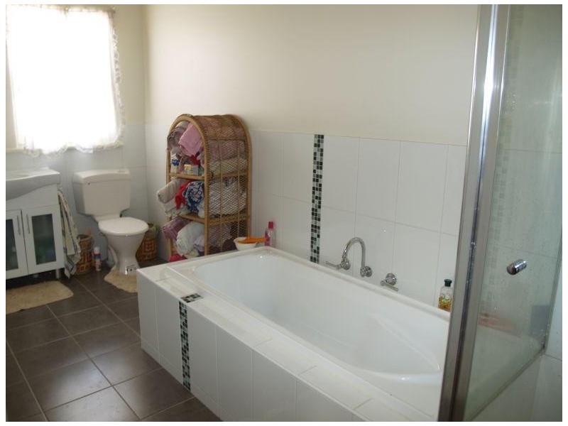 4 Nelson Street, Numurkah VIC 3636