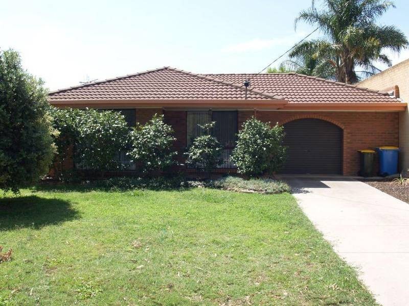 1/5 Brenion Street, Numurkah VIC 3636