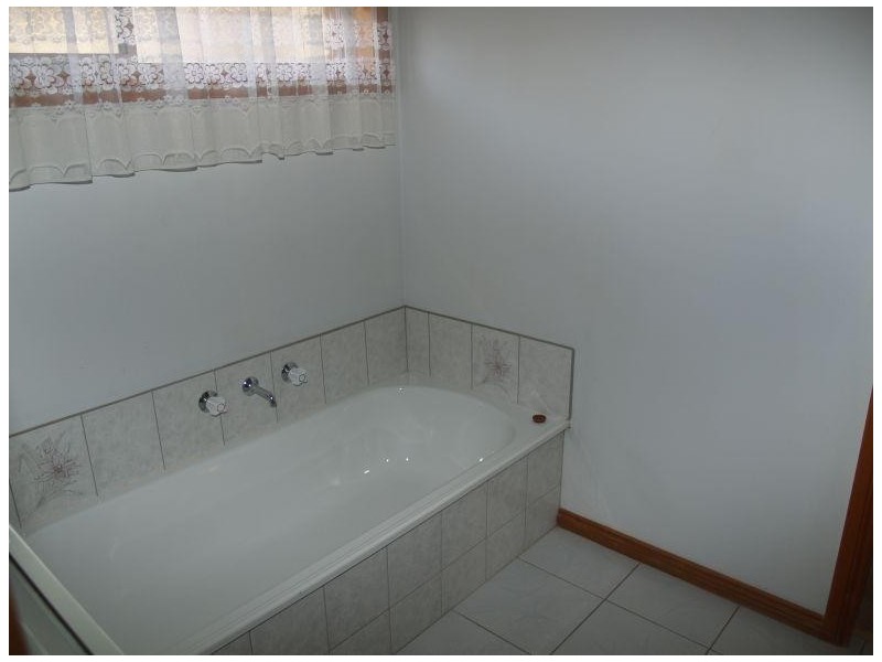 1A Moss Street, Numurkah VIC 3636