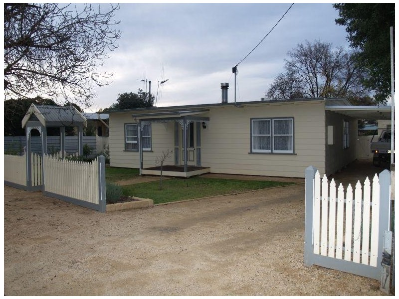 24 Pearce Street, Nathalia VIC 3638