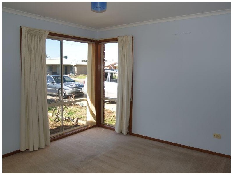 2 23 Russell Street, Numurkah VIC 3636