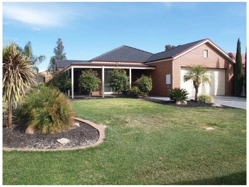 25 Maple Crescent, Numurkah VIC 3636