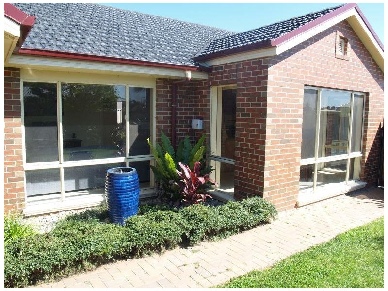 25 Maple Crescent, Numurkah VIC 3636
