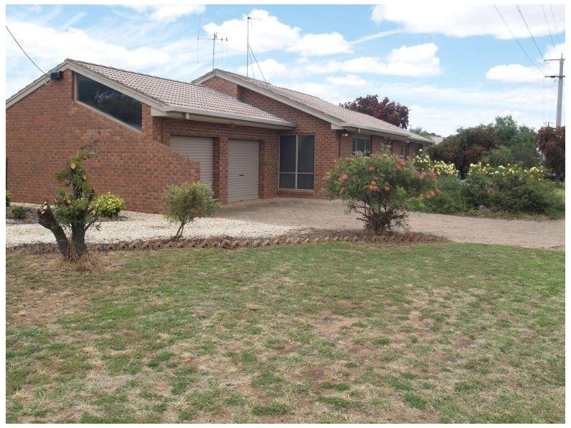 35 Moss Street, Numurkah VIC 3636