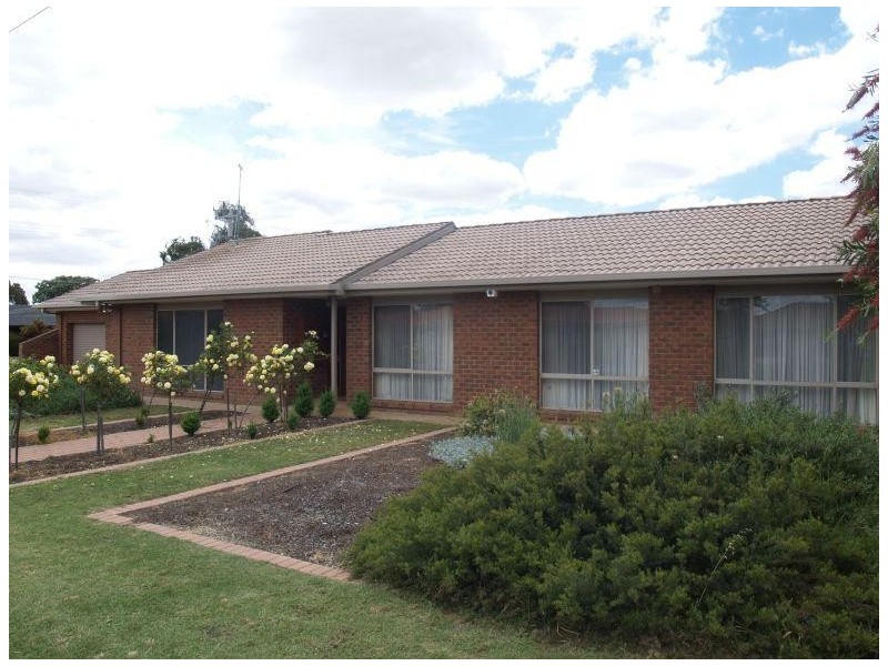 35 Moss Street, Numurkah VIC 3636