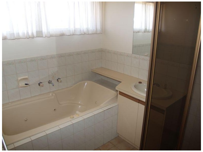 35 Moss Street, Numurkah VIC 3636