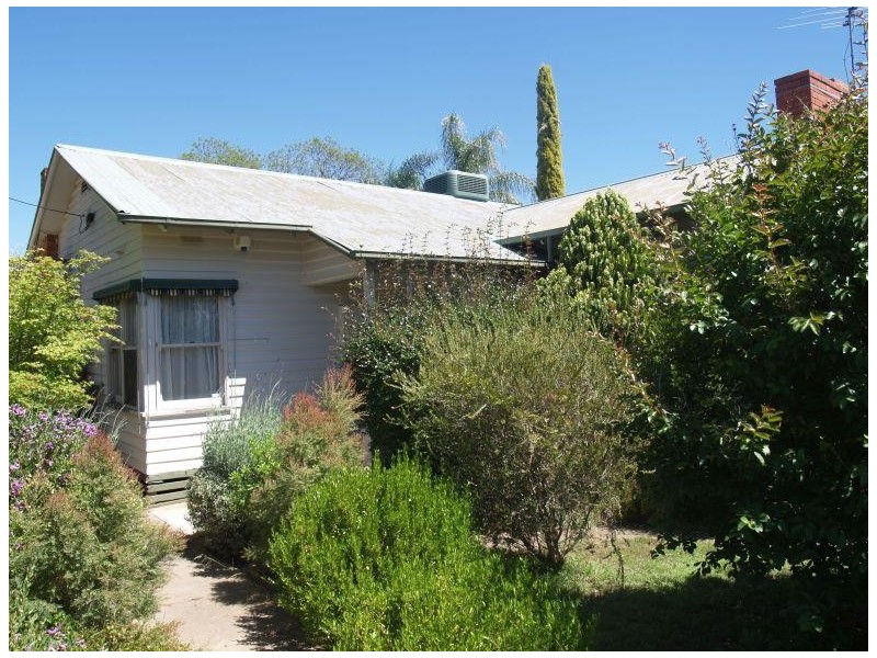 1 Murray Avenue, Numurkah VIC 3636