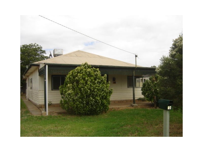 18 Rowe Street, Katunga VIC 3640