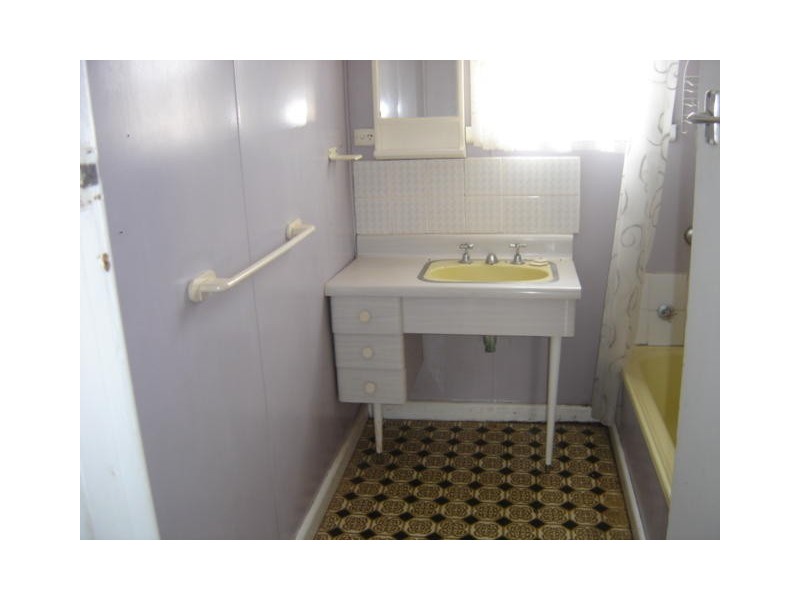 18 Rowe Street, Katunga VIC 3640