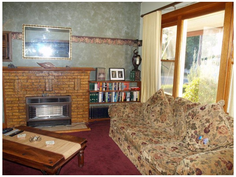 16 Mc Carthy Avenue, Numurkah VIC 3636