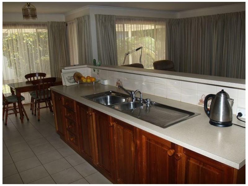 27 Moss Street, Numurkah VIC 3636