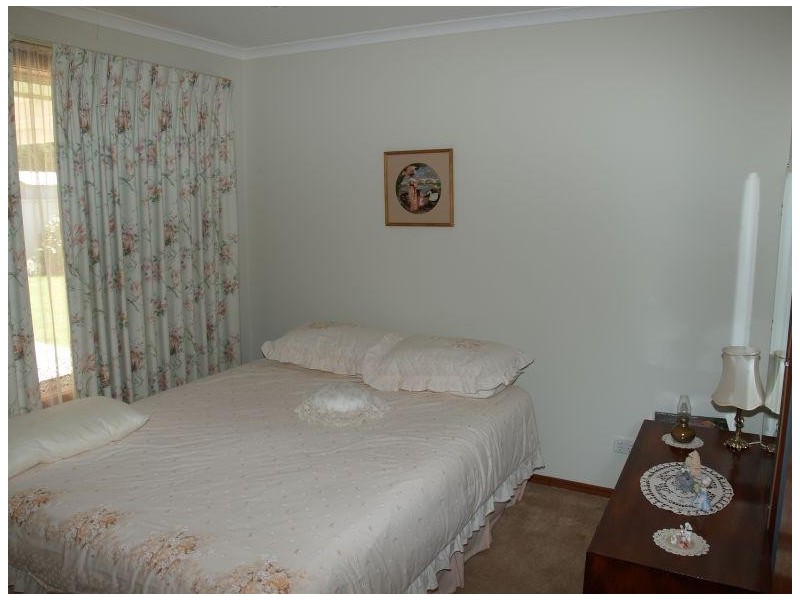 27 Moss Street, Numurkah VIC 3636